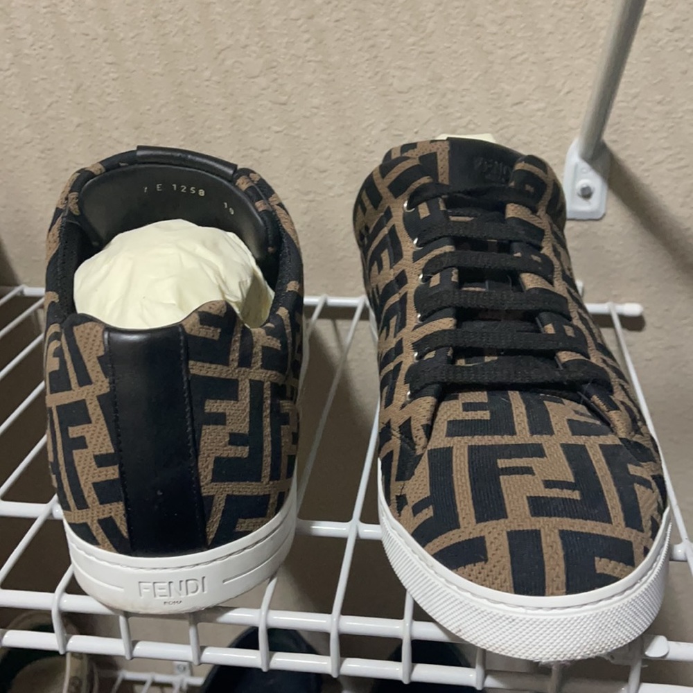 Men's Allover FF Low-Top Sneakers - Picture 4 of 4
